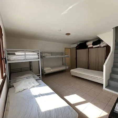 Sartene - - 16 Pers - 8 Pieces - 6 Villa *